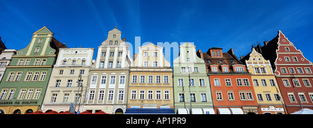 Europe de l'Est Pologne Basse-silésie Wroclaw Dolnoslaskie Plac Solny vue panoramique de façades de bâtiments Banque D'Images