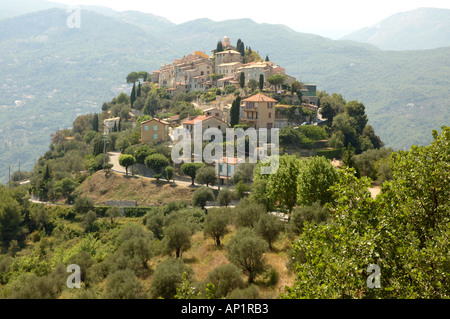 La Roquette sur Var village perché dans l'arrière-pays de Nice Provence Côte d'azur Côte d'Azur Alpes Maritimes Banque D'Images