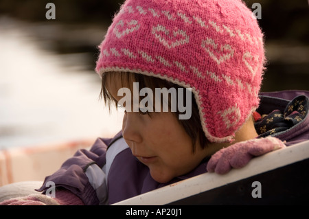 Fille Inuit Maniitsoq ou Sukkertoppen Groenland Danemark Banque D'Images