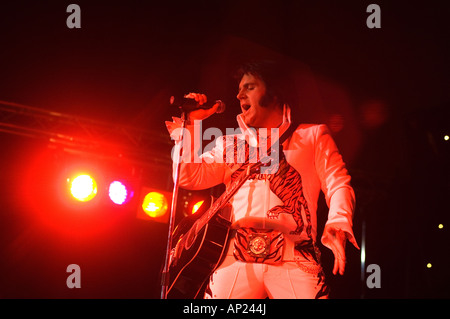 Imitateur d'Elvis Presley concours tenu au Norbreck Castle Hotel, Blackpool, Royaume-Uni Banque D'Images