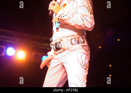 Imitateur d'Elvis Presley concours tenu au Norbreck Castle Hotel, Blackpool, Royaume-Uni Banque D'Images