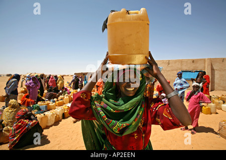 Watersupply que l'aide humanitaire Banque D'Images