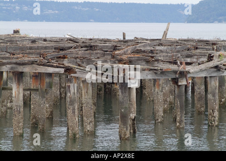 Tacoma Washington l'État de Wa Dickman Mill Park usine à bois reste sur baie de lancement Dalco Passage de Puget Sound Banque D'Images