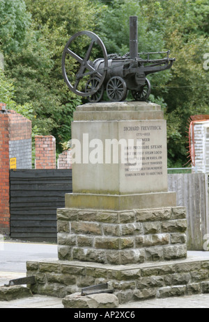 La locomotive à vapeur Penydarren monument de Richard Trevithick à Merthyr Tydfil, South Wales GB UK 2005 Banque D'Images