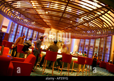 Le Bar Atrium, l'hôtel Pan Pacific, Singapour Banque D'Images