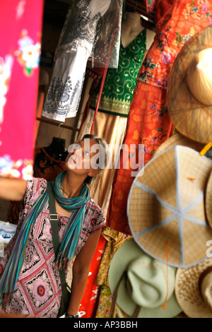 Shopping sur Jonkers Street, Malacca, Malaisie Banque D'Images