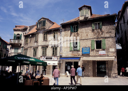 L'Europe, Croatie, Dalmatie, Split. Place typique à Split Banque D'Images
