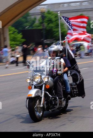 Montres Motorbiker foule participant à la Parade Rolling Thunder Washington DC United States America USA Banque D'Images
