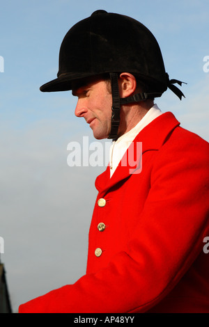 Fox hunter chasse rider portant veste écarlate à Somerset en Angleterre Banque D'Images