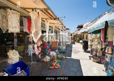 Boutiques dans centre village, polis, Chypre du Nord, de la Côte Ouest Banque D'Images