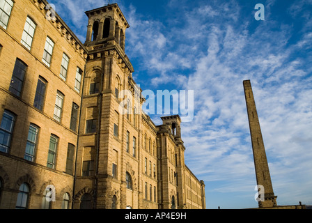 dh Titus sel anciens bâtiments du moulin SALTAIRE WEST YORKSHIRE UNESCO royaume-uni 19e siècle angleterre sels bâtiment extérieur usines textiles patrimoine usine Banque D'Images