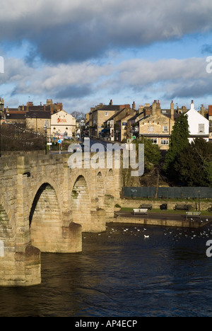 dh River Wharfe WETHERBY WEST YORKSHIRE petite ville rurale Pont sur les rivières ponts gb du royaume-uni Banque D'Images