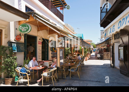 Café de la rue dans le centre-ville, polis, Chypre du Nord, de la Côte Ouest Banque D'Images