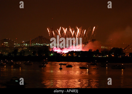 D'artifice au-dessus de Montréal. Banque D'Images