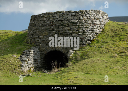 Four à chaux à l'abandon . Chapelle le Dale , Yorkshire Dales National Park , Angleterre , U . K . , Europe . Banque D'Images