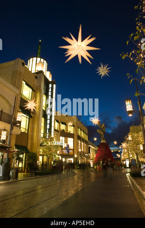 USA, Californie, Los Angeles, West Hollywood : Le centre commercial Grove par Farmer's Market / soir Banque D'Images