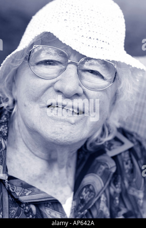 Aelteren Portrait einer Dame Portrait of smiling senior woman Banque D'Images