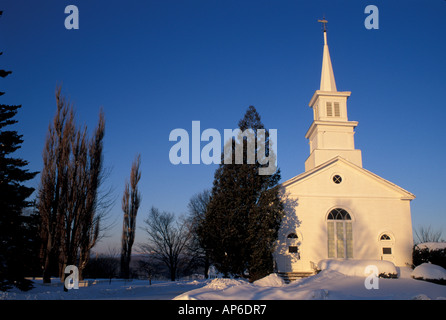 Craftbury VT, une église à Craftsbury Common dans le Nord de la forêt. Banque D'Images