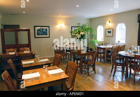 Salle à manger du restaurant Foxhunter près d'Abergavenny South Wales UK Banque D'Images