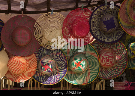 Chapeaux pour vente, highlands, Madagascar Banque D'Images