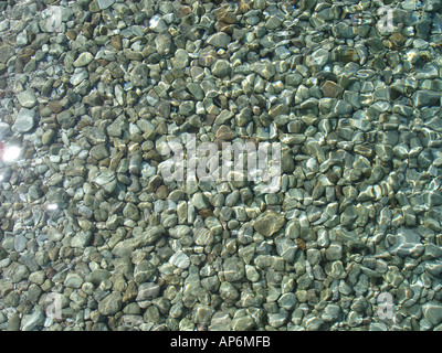 Des roches sous la surface de l'eau sur Meganisi dans Îles Ioniennes Grèce Banque D'Images