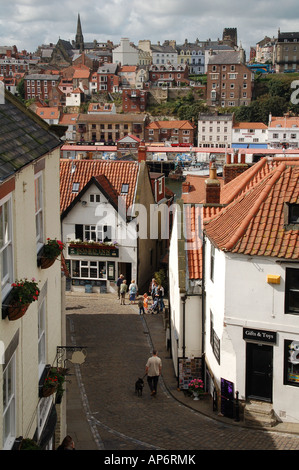 Vue de la ville de Whitby en provenance du sud, dans le North Yorkshire England Angleterre UK United Kingdom Banque D'Images