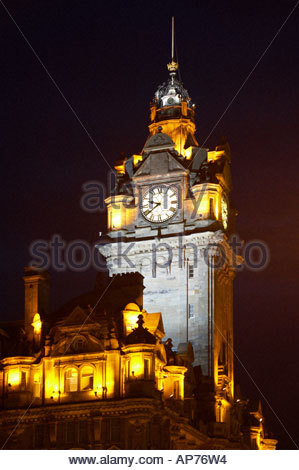 Balmoral Hotel de l'horloge la nuit, Edimbourg en Ecosse Banque D'Images