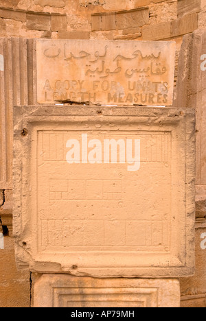 Copie de stone tablet de mesure datant de 3ème siècle Leptis Magna Libye Banque D'Images