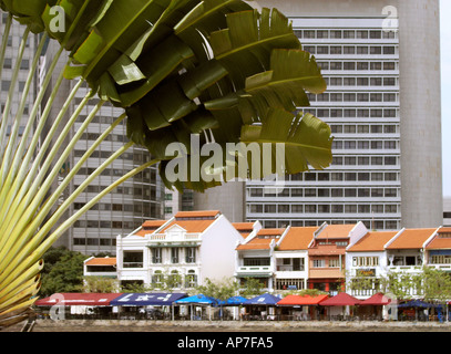 Avis de Boat Quay bars et restaurants de l'autre côté de la rivière Singapour Banque D'Images