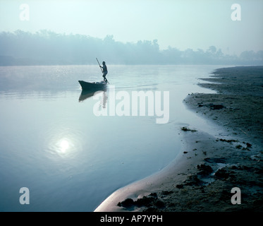 Lever du soleil sur la rivière Bogra, Bangladesh Banque D'Images