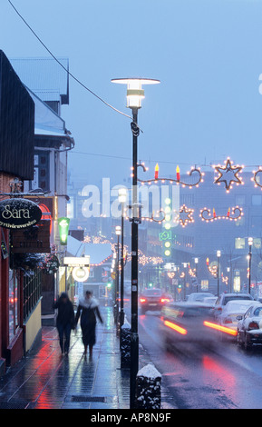 Pendant la période de Noël de la ville de Reykjavik et de la rue commerçante Laugavegur Bankastraeti Banque D'Images