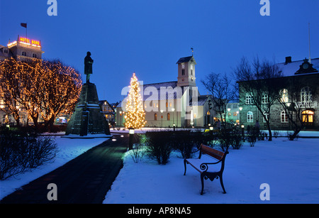 Pendant la période de Noël de la ville de Reykjavik Austurvollur square parlementaire Banque D'Images