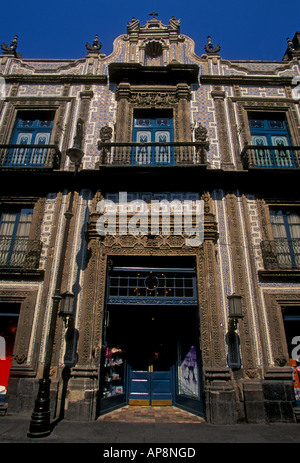 Carrelage bleu et blanc, façade, chambre de commerce, la casa de los azuelos, sanborn's restaurant, Mexico, district fédéral, Mexique Banque D'Images