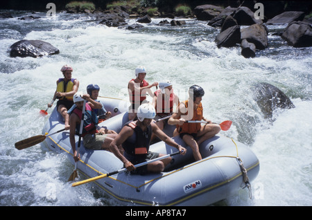 Rafting sur la rivière Kelani, Sri Lanka Banque D'Images