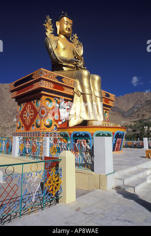 Statue de Bouddha au monastère de Likir Ladakh Inde Banque D'Images