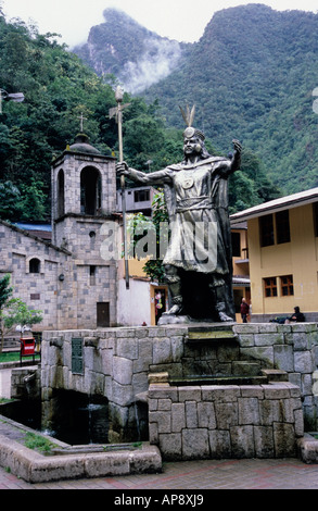 Statue de guerrier Inca Pachacutec ou Pachacuti à Aguas Calientes, Macchu Picchu, Pérou, Amérique du Sud Banque D'Images