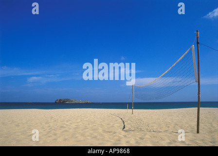 Filet de volley-ball sur la plage de Martinhal près de Sagres Algarve Portugal Europe de l'UE Banque D'Images