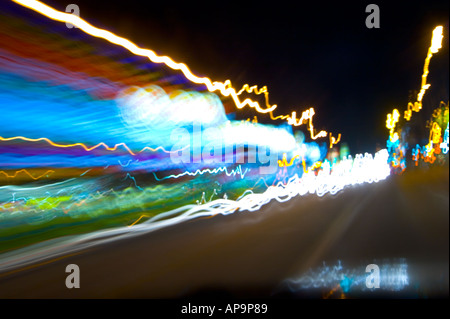 Feux striés comme vu de l'intérieur d'un movving voiture. Banque D'Images