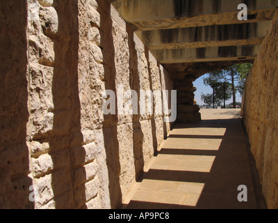 Le pilier de l'héroïsme à Yad Vashem Holocaust Memorial Museum, Jérusalem Banque D'Images