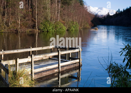 Lochan Glencoe Fozen avec Pap of Glencoe Banque D'Images