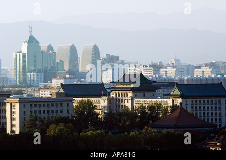 Vue panoramique sur la ville de Beihai lac et les collines de l'ouest de la Chine Beijing Banque D'Images