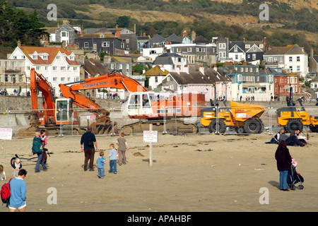 Les travaux de construction de la cale de halage, Lyme Regis Dorset dans le sud de l'Angleterre UK European Banque D'Images