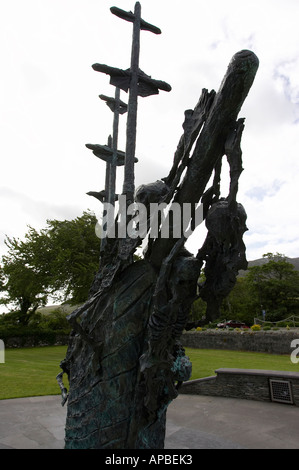 National Famine Memorial le squelette de bateau par John Behan près de Murrisk Croagh Patrick et Westport Banque D'Images