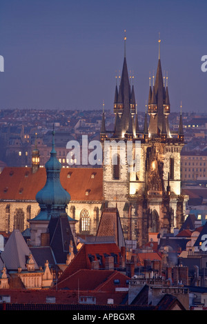 République Tchèque Prague CLOCHERS DE LA VIEILLE VILLE L'église de Tyn Banque D'Images