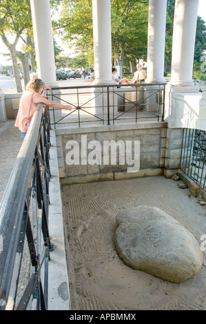 On fait tourner une pièce et faire un souhait à Plymouth Rock en France Banque D'Images