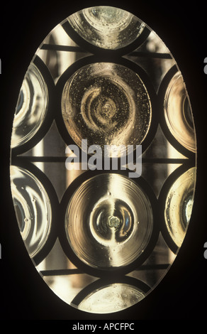 Motif de cercles en bouteille Verre Fenêtre, Palais Ca d'Oro, Grand Canal, Venise, Italie, Europe Banque D'Images