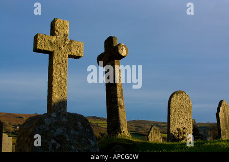 Pierres tombales dans l'église cimetière, Widdecombe-dans-le-Moor, Dartmoor, dans le Devon, Angleterre Banque D'Images