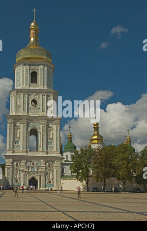 UKRAINE Kiev St Sophias Cathédrale Orthodoxe orig 11e C Entrée de la tour Bell 18e C Banque D'Images