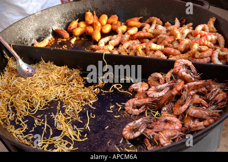 Sauté de fruits de mer frais au festival de rue de Londres. Banque D'Images