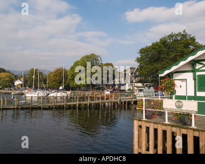 De WATERHEAD Waterhead Pier en tête du Windermere Lake District dans le parc national '' Ambleside Cumbria England UK Banque D'Images